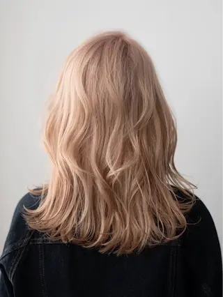 セミロング わたなべ りょうのヘアスタイル