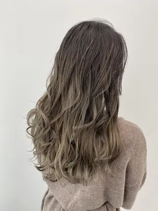 ロング カラー ヘアアレンジ パーマ 公式 Ease by amble luxeのヘアスタイル