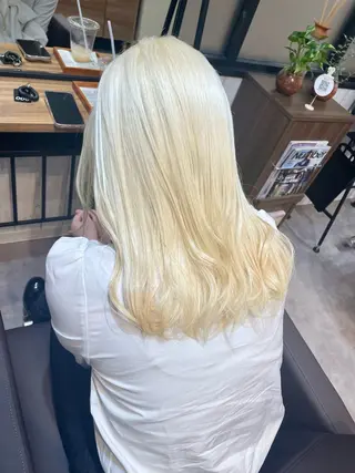 セミロング ブリーチ特化🎖️ピ ンクカラー高橋さやかのヘアスタイル