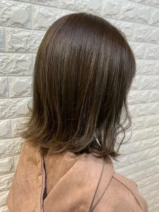 ミディアム カラー 福森 みずきのヘアスタイル