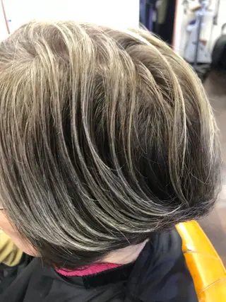 ショート カラー 桧山 真のヘアスタイル