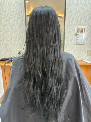 ロング カラー 亀山 来未のヘアスタイル