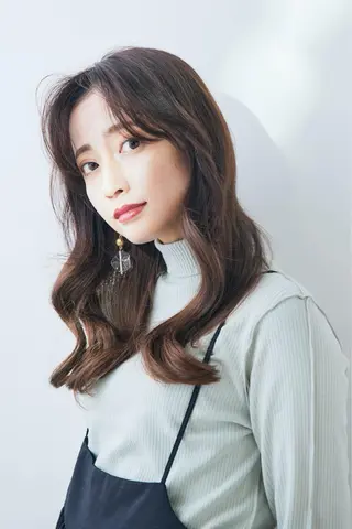 ミディアム 🎨インナーカラー が得意👍新垣⚜️のヘアスタイル