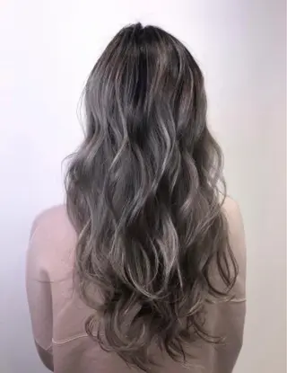 ロング 福元友梨 ディレクター✂️のヘアスタイル