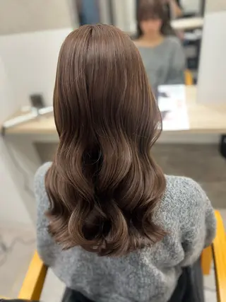 セミロング maya レイヤーカットのヘアスタイル