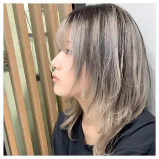 ミディアム カラー ショート・ハイトーン ズーキーのヘアスタイル