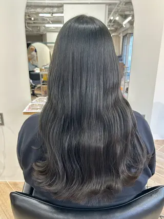 ロング カラー ベージュ/ダブルカラ ー/新潟駅/青柳萌果のヘアスタイル