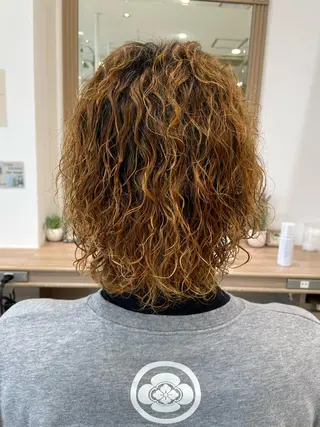 パーマ メンズ 加藤 未歩のヘアスタイル