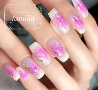 ネイル -nailroom- familiaのネイルデザイン
