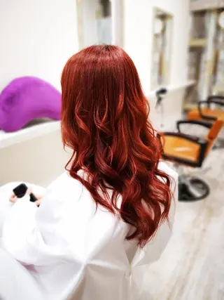 ロング カラー Aile所属・酸性ストレート／カラ ー/山下高明のヘアスタイル