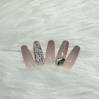 ネイル AURORA eyelash&nail salon アメ村店所属・Aurora Sakiのネイルデザイン