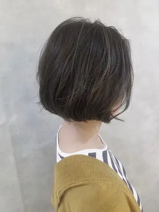 ショート カラー MOU namba ムウナンバのヘアスタイル