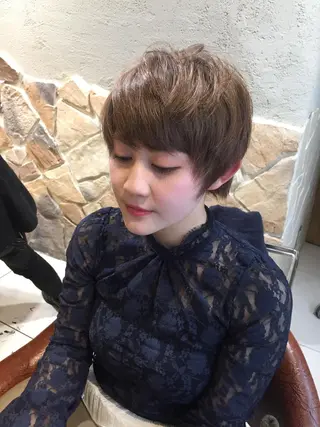 ショート カラー 【ディレクター 🧸🤍田澤 唯那】のヘアスタイル