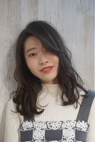 セミロング 大場 優のヘアスタイル