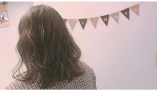 ミディアム カラー 山口 明日花のヘアスタイル