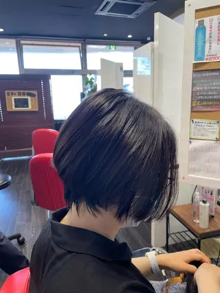 ショート ヘアワークフラックス所属・阿久津 優希のヘアスタイル