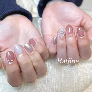 ネイル RAFFINE haru🦋🩵のネイルデザイン