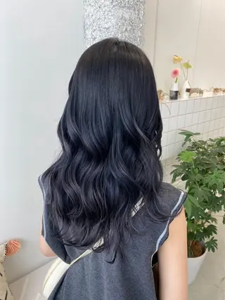 カラー 🌷花屋併設🌷 岡本明日実のヘアスタイル