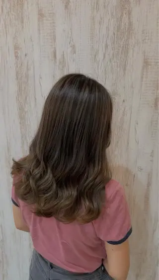 セミロング 韓国風🫧艶カラー 💟ran💟のヘアスタイル