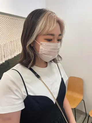 ミディアム ブリーチカラーが人気 onnuのヘアスタイル