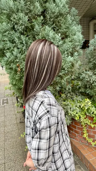 ミディアム Cure2所属・🌈白いハイライト 🌈 🐶ノザワ🐶のヘアスタイル