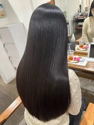 ロング 髪質改善jewelbox〜私のトリートメント〜東梅田店所属・美髪ストレート／ 髪質改善／梅田美容室のヘアスタイル