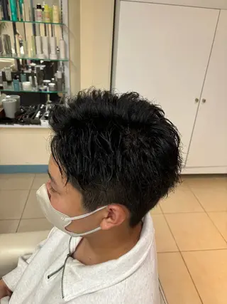 カラー メンズ 伊藤 杏奈のヘアスタイル