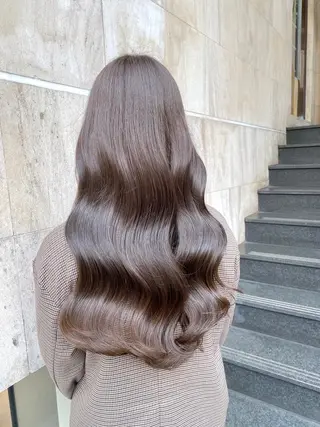 ロング カラー ブリーチなし✨艶髪 カラー𓃲YAGIのヘアスタイル