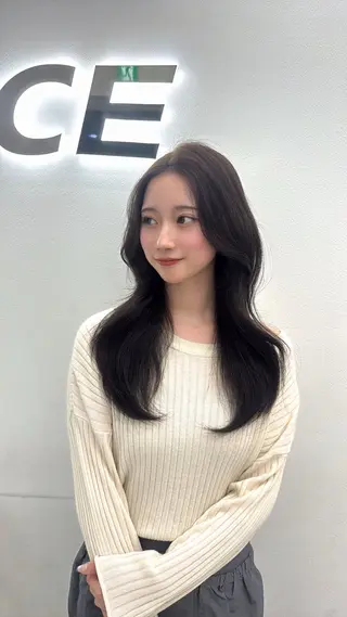 セミロング カラー 🎀愛されgirly ヘア🫧Ayakaのヘアスタイル