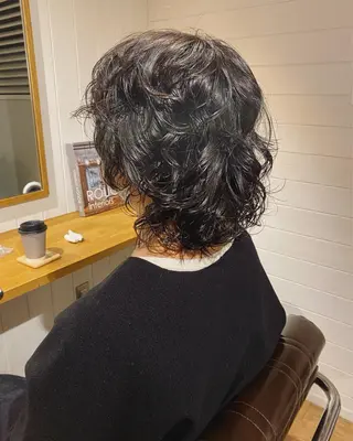 ミディアム パーマ nanaka/ レイヤーカットのヘアスタイル