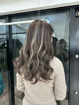 ロング カラー ヘアアレンジ 🤍ハル🤍/モテ髪 ヘア🎀/ハイトーンのヘアスタイル