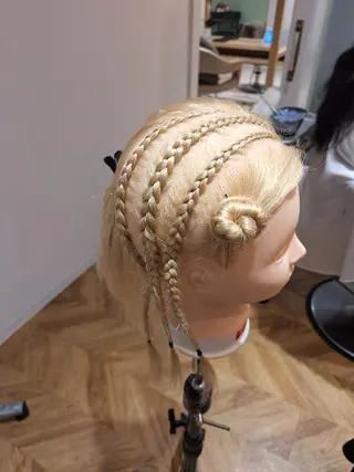 ヘアアレンジ 艶髪縮毛矯正🪽💫 安田彩愛のヘアスタイル