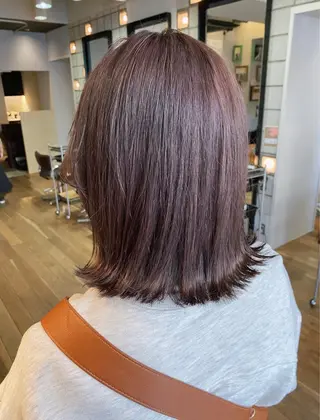 ミディアム カラー 塩澤 榛奈のヘアスタイル