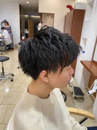 ショート フジサキ ハヤトのヘアスタイル
