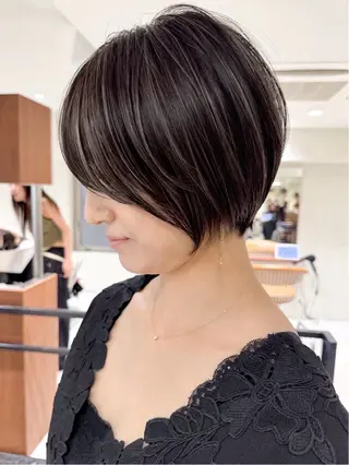 ショート カラー JILBLAN所属・タイチ レイヤー・ショートのヘアスタイル