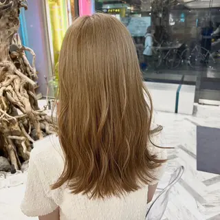 セミロング カラー sawaka🪽うる 艶カラー/レイヤーのヘアスタイル