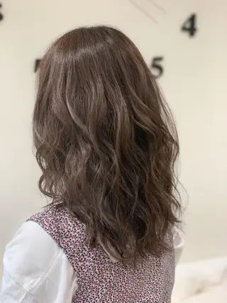 セミロング カラー 松吉 純平のヘアスタイル