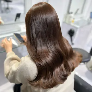 セミロング カラー 🫧うる艶トレンド 🫧透明感カラーのヘアスタイル