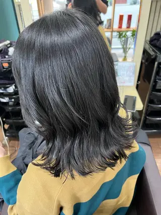 ミディアム 辻 風香のヘアスタイル