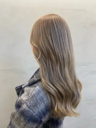 セミロング カラー ヘアアレンジ 🌟🍒ハイトーン 韓国ヘア/ユウミのヘアスタイル