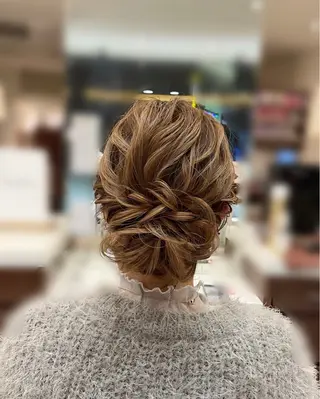 セミロング レナークアリア 梅津美憂のヘアスタイル