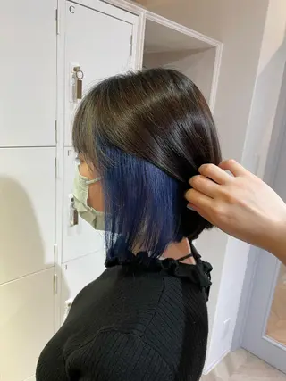 ミディアム カラー akane .のヘアスタイル