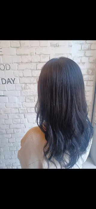 ロング カラー 篠原 葉奈未のヘアスタイル