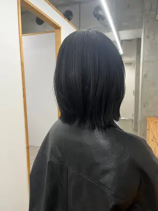 ショート カラー 友花 暗髪／ナチュラルのヘアスタイル