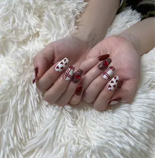 ネイル PEEKABOO京橋 EYE&NAILのマツエク・マツパデザイン