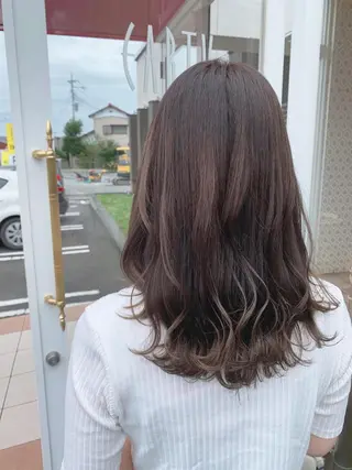 ロング カラー 坂井 水菜美のヘアスタイル