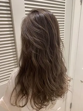 セミロング 渋谷ハイトーン/ デザインカラー阿部のヘアスタイル