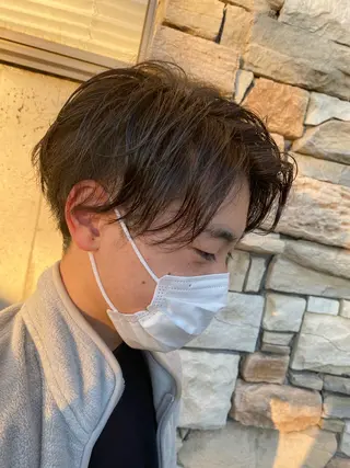 パーマ メンズ スパイキーショート パーマ　具志堅　太志のヘアスタイル