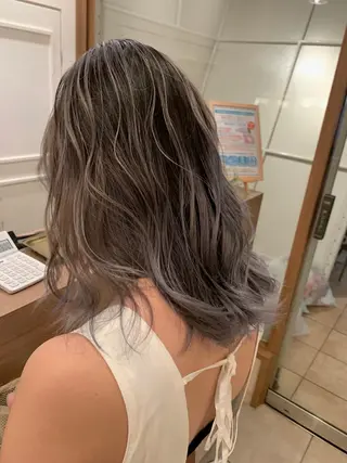 セミロング カラー t.a.g所属・韓国レイヤー×艶髪 ハイトーンRyukiのヘアスタイル