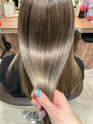 ロング カラー Re:st所属・Miyavi/カラー ショートボブのヘアスタイル